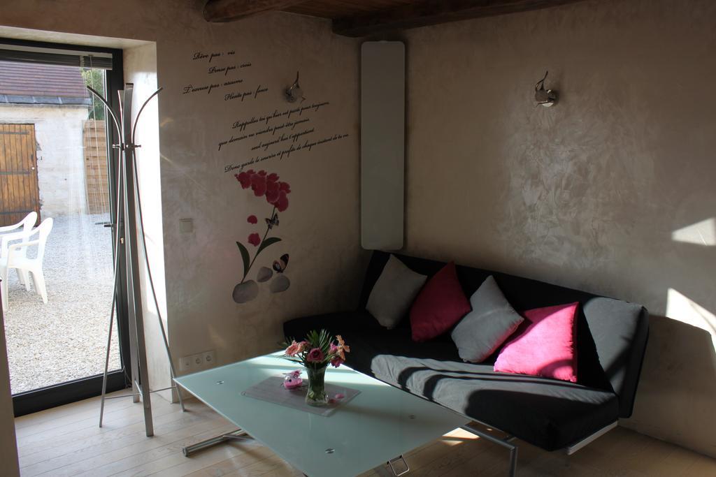 Charmante Maison Pierres 1768 Polisy エクステリア 写真