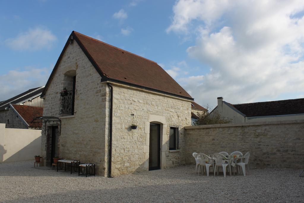 Charmante Maison Pierres 1768 Polisy エクステリア 写真